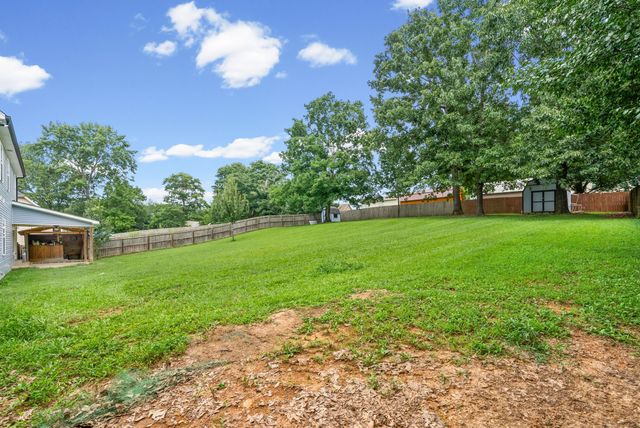 1877 Red Fox Trl, Clarksville, TN 37042