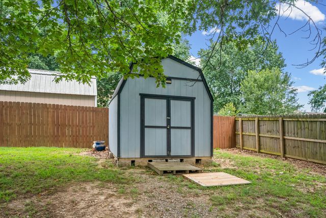 1877 Red Fox Trl, Clarksville, TN 37042
