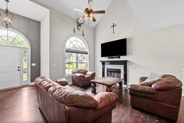 1877 Red Fox Trl, Clarksville, TN 37042