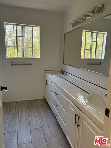 1631 S Point View Street, Los Angeles, CA 90035