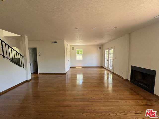 1631 S Point View Street, Los Angeles, CA 90035