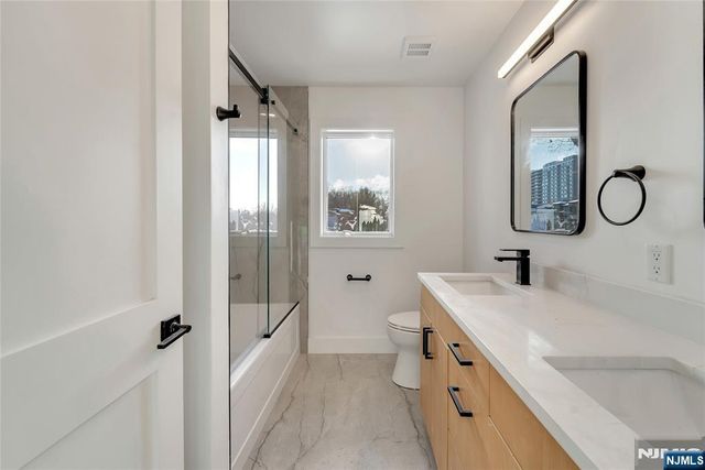 432 Stillwell Avenue B, Fort Lee, NJ 07024