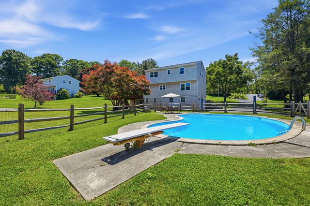 111 SKYLINE DR, Landenberg, PA 19350