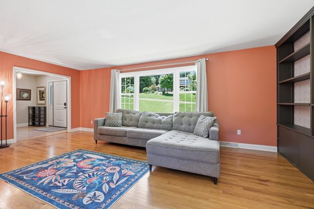 111 SKYLINE DR, Landenberg, PA 19350