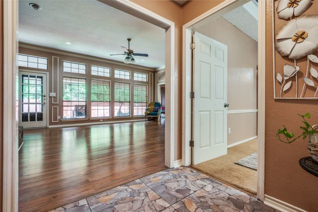 712 Arbor Creek Drive, Desoto, TX 75115