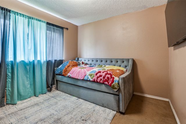 712 Arbor Creek Drive, Desoto, TX 75115