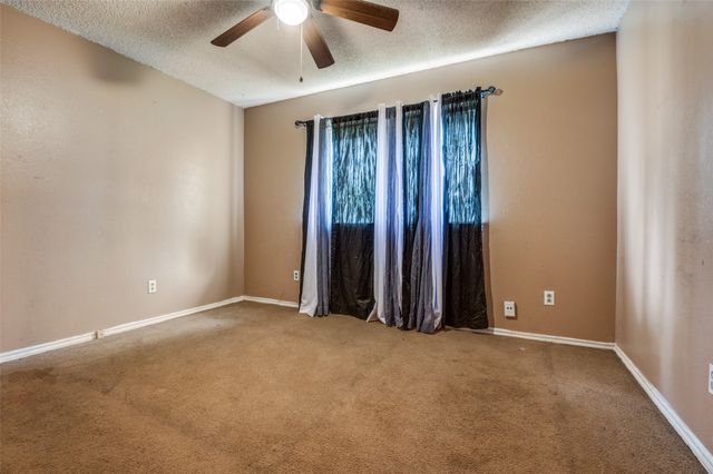 712 Arbor Creek Drive, Desoto, TX 75115