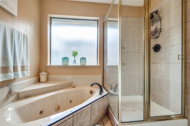 712 Arbor Creek Drive, Desoto, TX 75115