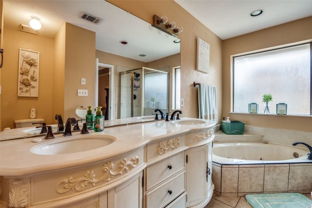 712 Arbor Creek Drive, Desoto, TX 75115