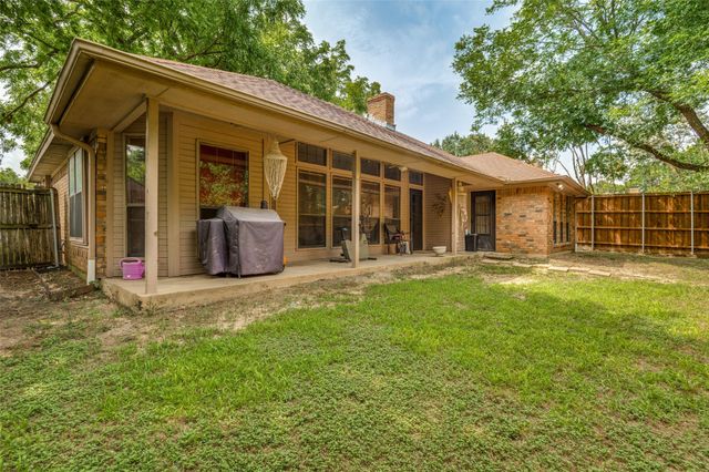 712 Arbor Creek Drive, Desoto, TX 75115