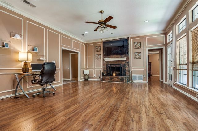 712 Arbor Creek Drive, Desoto, TX 75115