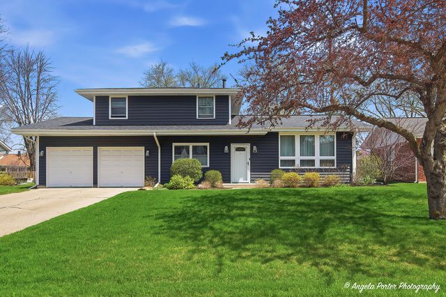 412 Surrey Lane, Lindenhurst, IL 60046
