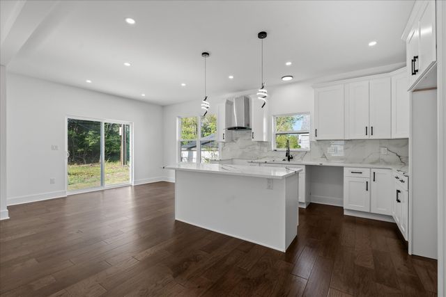 35655 Joy Road, Westland, MI 48185
