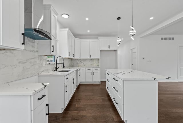 35655 Joy Road, Westland, MI 48185