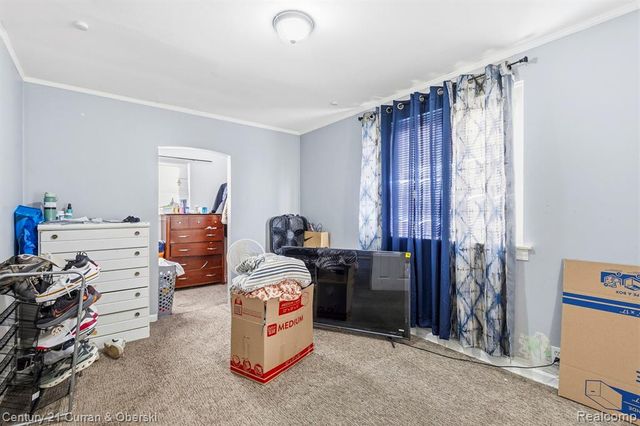 8402 Robindale Avenue, Dearborn Heights, MI 48127