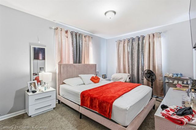 8402 Robindale Avenue, Dearborn Heights, MI 48127