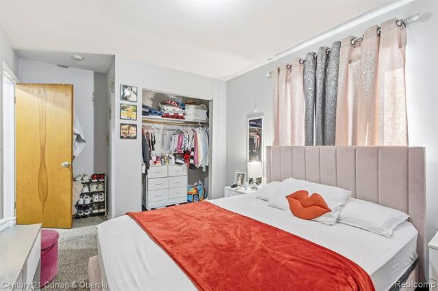 8402 Robindale Avenue, Dearborn Heights, MI 48127