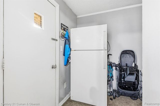 8402 Robindale Avenue, Dearborn Heights, MI 48127