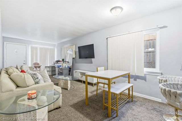 8402 Robindale Avenue, Dearborn Heights, MI 48127