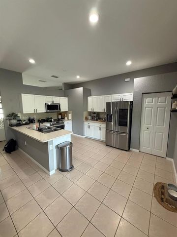 1825 SE 20th Road, Homestead, FL 33035