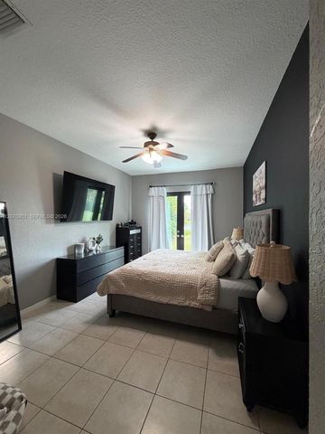 1825 SE 20th Road, Homestead, FL 33035