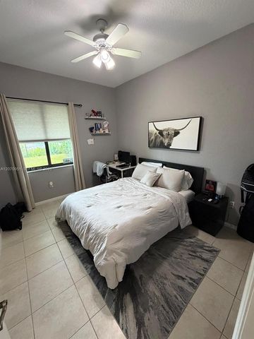 1825 SE 20th Road, Homestead, FL 33035