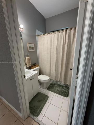 1825 SE 20th Road, Homestead, FL 33035
