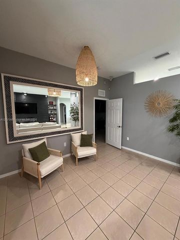 1825 SE 20th Road, Homestead, FL 33035