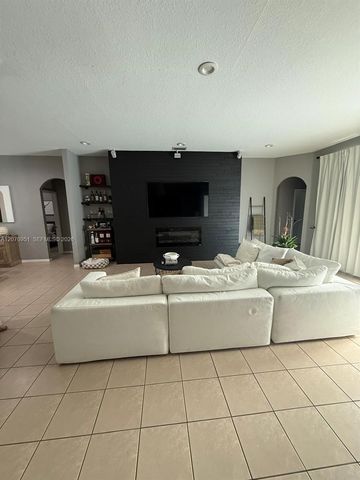 1825 SE 20th Road, Homestead, FL 33035
