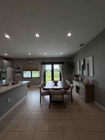 1825 SE 20th Road, Homestead, FL 33035