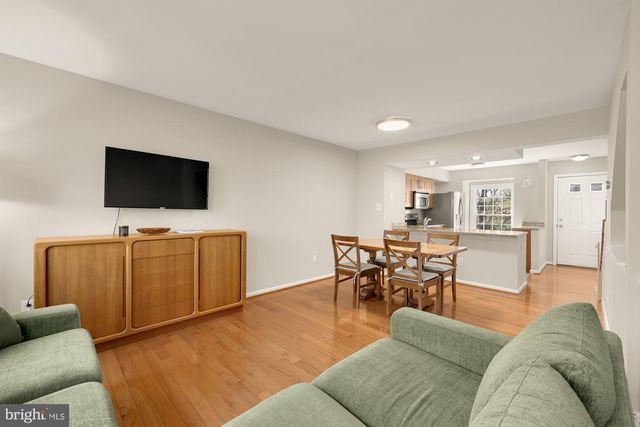 5001 9TH ST S, Arlington, VA 22204