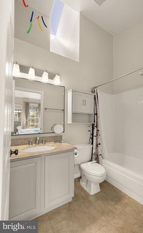 5001 9TH ST S, Arlington, VA 22204