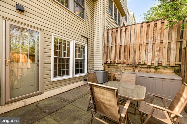 5001 9TH ST S, Arlington, VA 22204