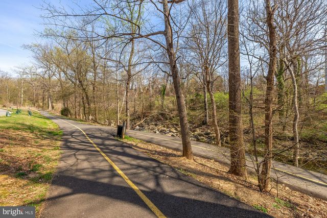 5001 9TH ST S, Arlington, VA 22204