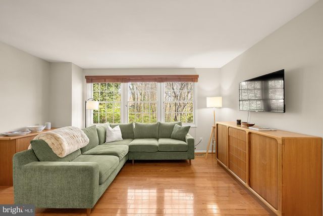 5001 9TH ST S, Arlington, VA 22204