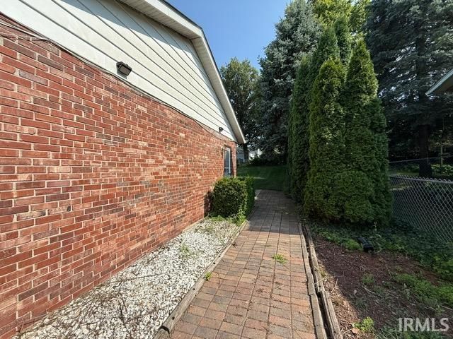 29 Delores Avenue, Peru, IN 46970