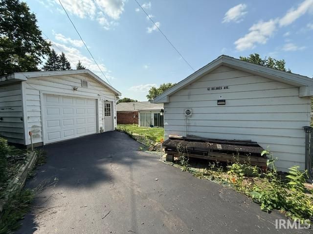 29 Delores Avenue, Peru, IN 46970