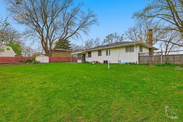 3858 E Lakeview Drive, Kankakee, IL 60901