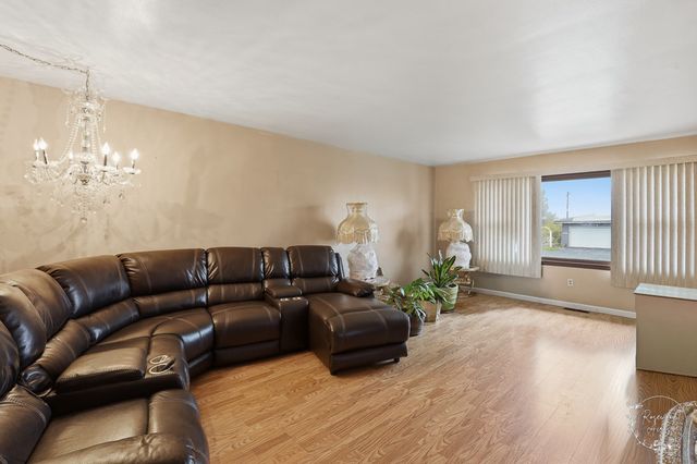 3858 E Lakeview Drive, Kankakee, IL 60901