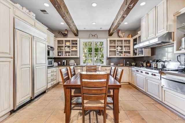 2727 Thomas Road, Hollister, CA 95023