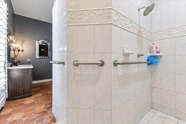 2727 Thomas Road, Hollister, CA 95023