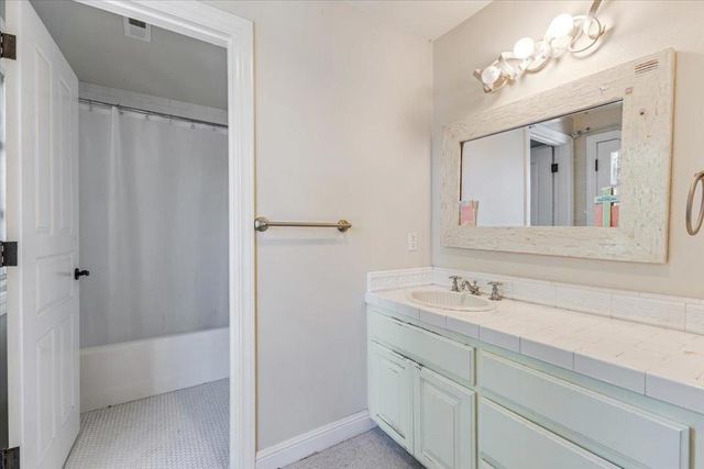 2727 Thomas Road, Hollister, CA 95023