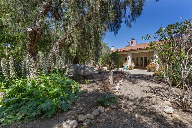 2727 Thomas Road, Hollister, CA 95023