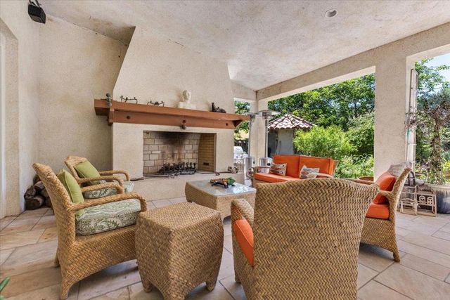 2727 Thomas Road, Hollister, CA 95023