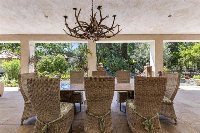 2727 Thomas Road, Hollister, CA 95023