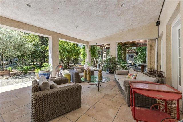 2727 Thomas Road, Hollister, CA 95023
