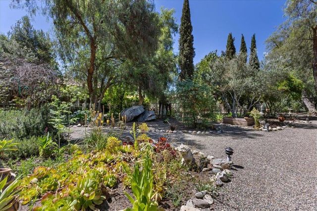 2727 Thomas Road, Hollister, CA 95023