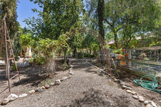 2727 Thomas Road, Hollister, CA 95023