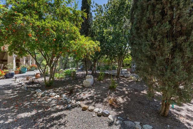 2727 Thomas Road, Hollister, CA 95023
