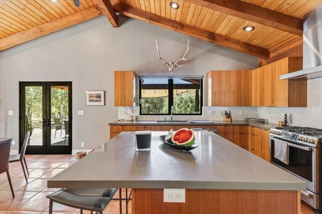2727 Thomas Road, Hollister, CA 95023